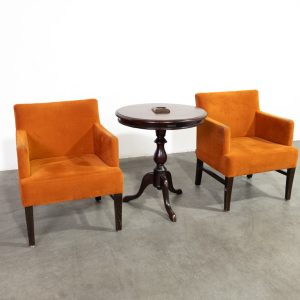 Horecaset Gerard oranje Satelliet 1 tafel 2 stoelen